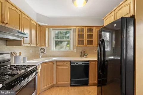 Kitchen - 223 Windsor Ave, Darby, PA 19082 photo 2 of 3