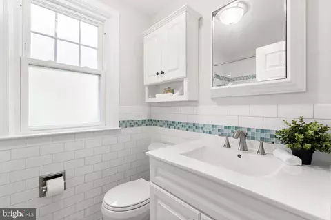 Bath - 223 Windsor Ave, Darby, PA 19082 photo 1 of 2