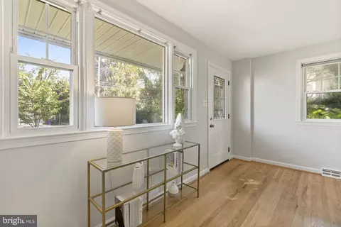 Entry Way - 223 Windsor Ave, Darby, PA 19082 photo 1 of 3