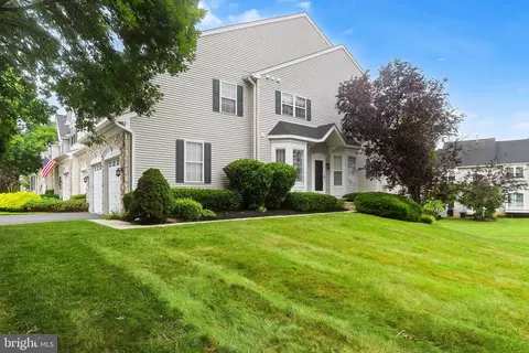 29 Henley Dr, Glen Mills, PA 19342