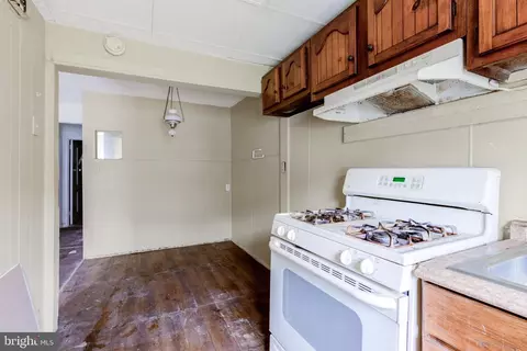 525 Wiltshire Rd, Darby, PA 19082 photo 14