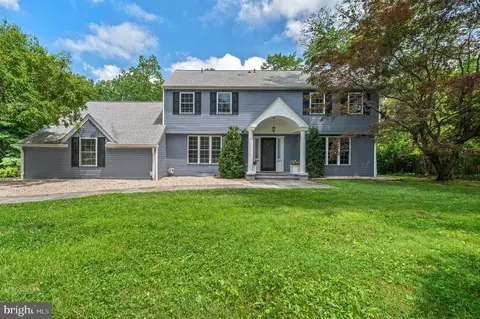 813 Malin Rd, Newtown Square, PA 19073