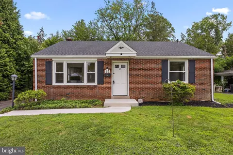 63 Delia Dr, Broomall, PA 19008