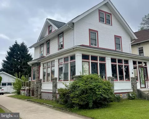 215 S Cedar Ln, Darby, PA 19082
