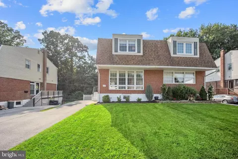 717 Swarthmorewood Ln, Swarthmore, PA 19081