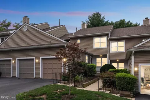 301 Stanton Ct #301, Glen Mills, PA 19342