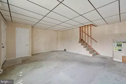 Living - 158 Fronefield Ave, Marcus Hook, PA 19061 photo 2 of 2