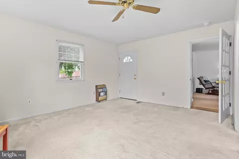 Living - 610 Prospect Rd, Springfield, PA 19064 photo 3 of 3