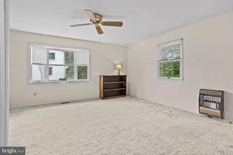 Living - 610 Prospect Rd, Springfield, PA 19064 photo 2 of 3
