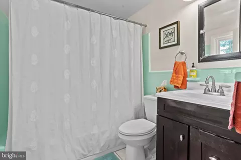 Bath - 610 Prospect Rd, Springfield, PA 19064 photo 2 of 2
