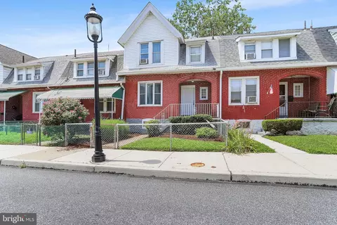 39 Spruce St, Marcus Hook, PA 19061