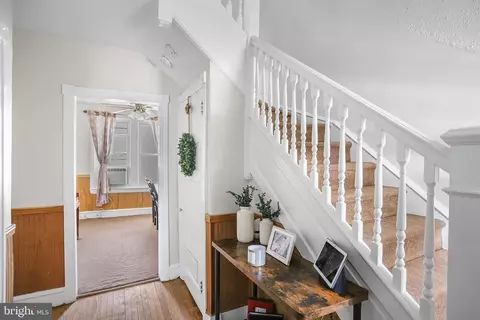 Entry Way - 39 Spruce St, Marcus Hook, PA 19061 photo 1 of 4