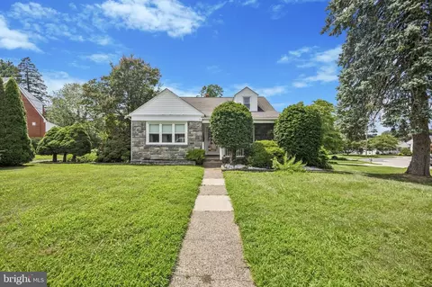 264 Hawthorne Rd, Morton, PA 19070