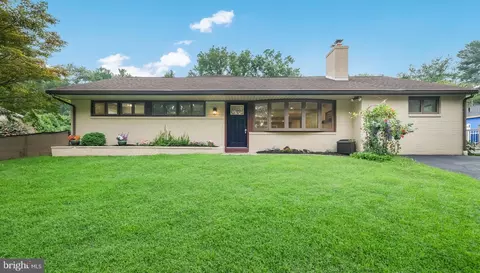 810 Ridley Creek Dr, Media, PA 19063