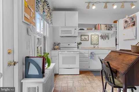 Kitchen - 314 Midland Ave, Wayne, PA 19087 photo 2 of 2