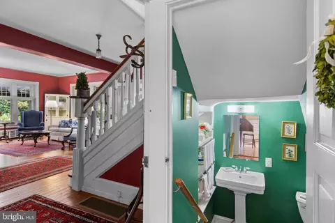 Entry Way - 314 Midland Ave, Wayne, PA 19087 photo 4 of 12