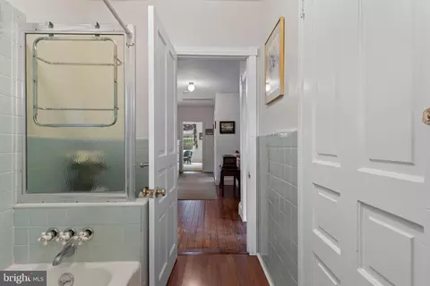 Entry Way - 314 Midland Ave, Wayne, PA 19087 photo 8 of 12
