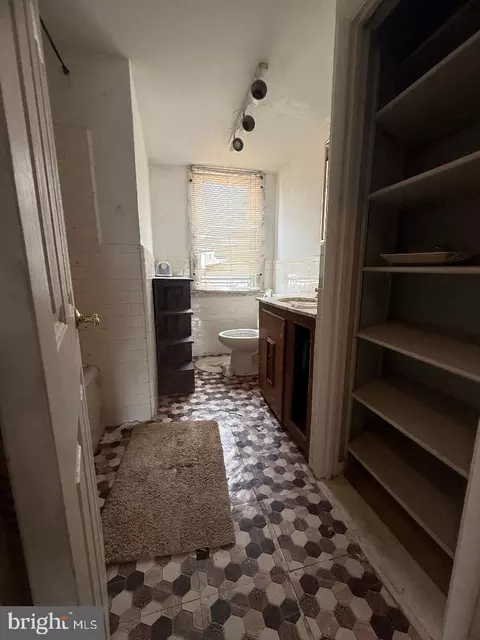 Entry Way - 232 Ashby Rd, Darby, PA 19082 photo 2 of 2
