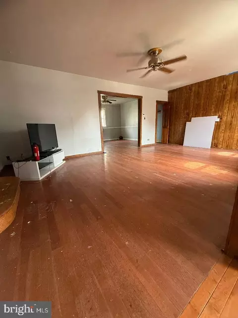 Living - 232 Ashby Rd, Darby, PA 19082 photo 1 of 1