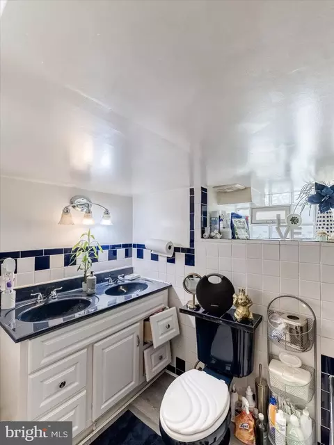 Bath - 235 E Township Line Rd, Upper Darby, PA 19082 photo 3 of 4