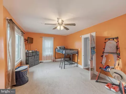 Bedroom - 235 E Township Line Rd, Upper Darby, PA 19082 photo 4 of 6