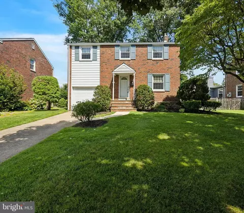 214 Edgehill Dr, Havertown, PA 19083