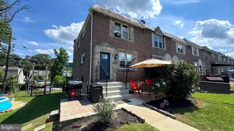 218 Spruce St, Glenolden, PA 19036