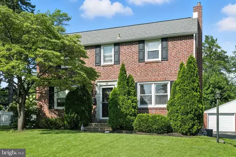 421 Colonial Park Dr, Springfield, PA 19064