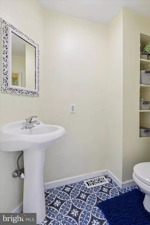 Bath - 138 Morningside Cir, Wayne, PA 19087 photo 1 of 2