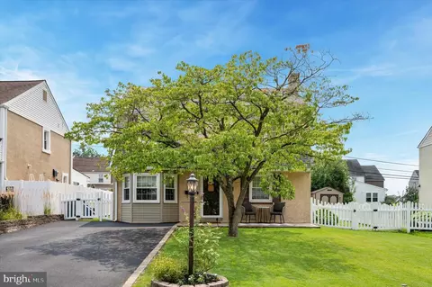 2118 6th Ave, Morton, PA 19070