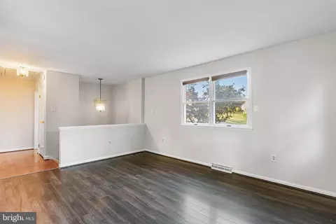 Living - 2344 Wiltshire Dr, Boothwyn, PA 19061 photo 2 of 5