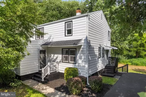 311 Beechwood Rd, Brookhaven, PA 19015