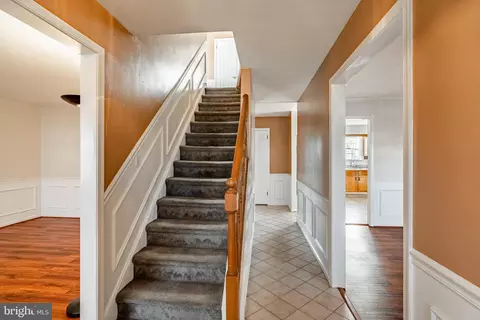 Entry Way - 421 Eagle Rd, Havertown, PA 19083 photo 1 of 6