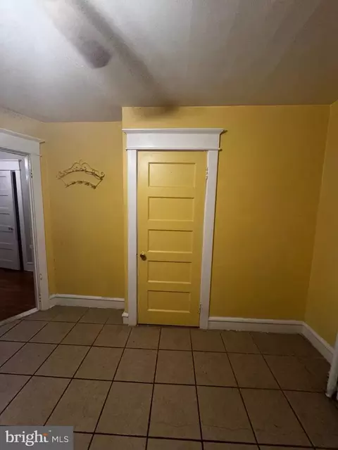 Entry Way - 62 Richfield Rd, Darby, PA 19082 photo 5 of 5