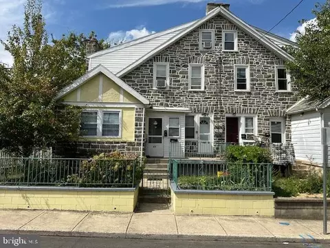 62 Richfield Rd, Darby, PA 19082