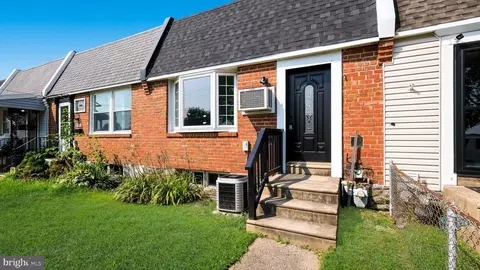 1592 Summit St, Marcus Hook, PA 19061