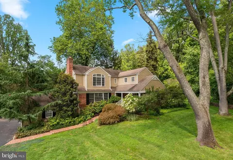211 Spruce Tree Rd, Wayne, PA 19087