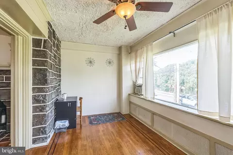 134 Heather Rd, Darby, PA 19082 photo 2