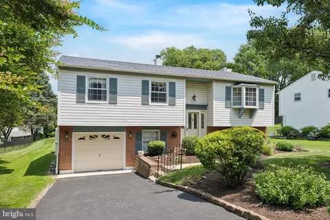 675 Bender Dr, Chichester, PA 19014