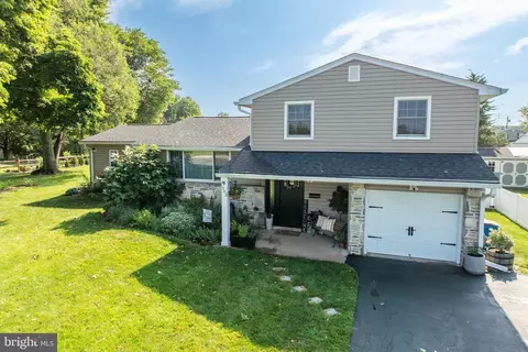 303 Trimble Blvd, Brookhaven, PA 19015