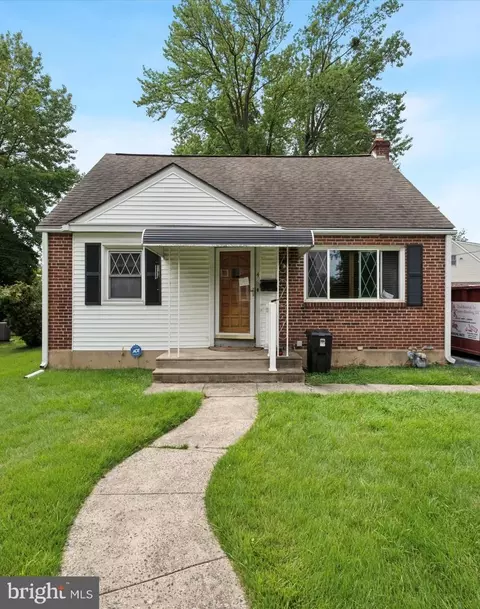 4 N Sycamore Ave, Clifton Heights, PA 19018