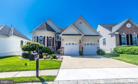 22 N Valentine Dr, Garnet Valley, PA 19060