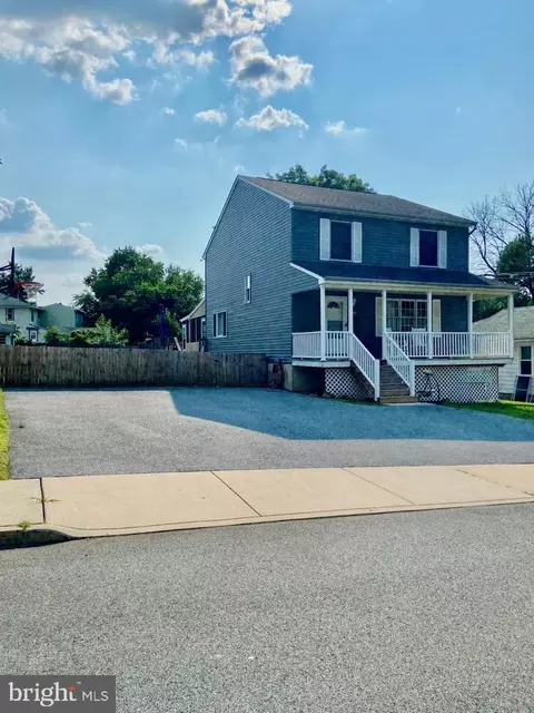1920 Huddell Ave, Linwood, PA 19061