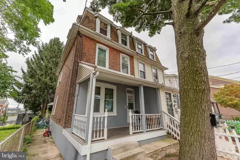 36 E Washington Ave, Clifton Heights, PA 19018