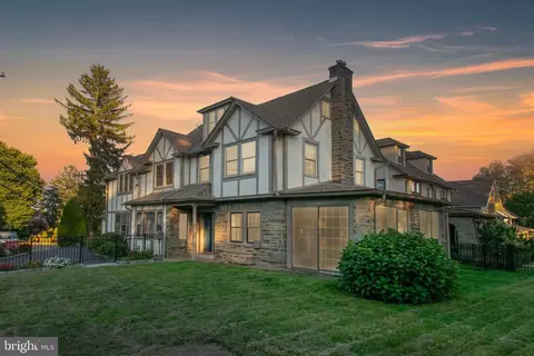 501 E Manoa Rd, Havertown, PA 19083