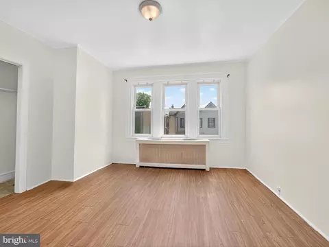 Living - 241 Wembly Rd, Darby, PA 19082 photo 5 of 5