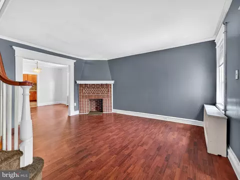 Living - 241 Wembly Rd, Darby, PA 19082 photo 1 of 5