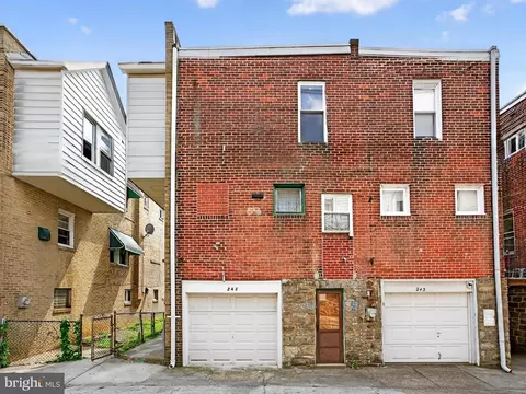Exterior - 241 Wembly Rd, Darby, PA 19082 photo 3 of 3