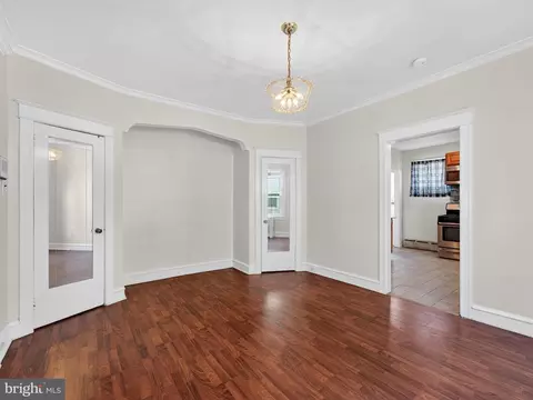 Living - 241 Wembly Rd, Darby, PA 19082 photo 3 of 5