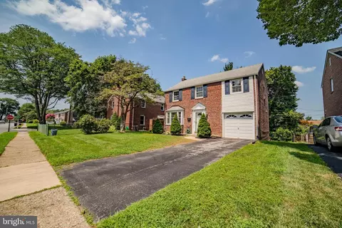 1613 Lynnewood Dr, Havertown, PA 19083